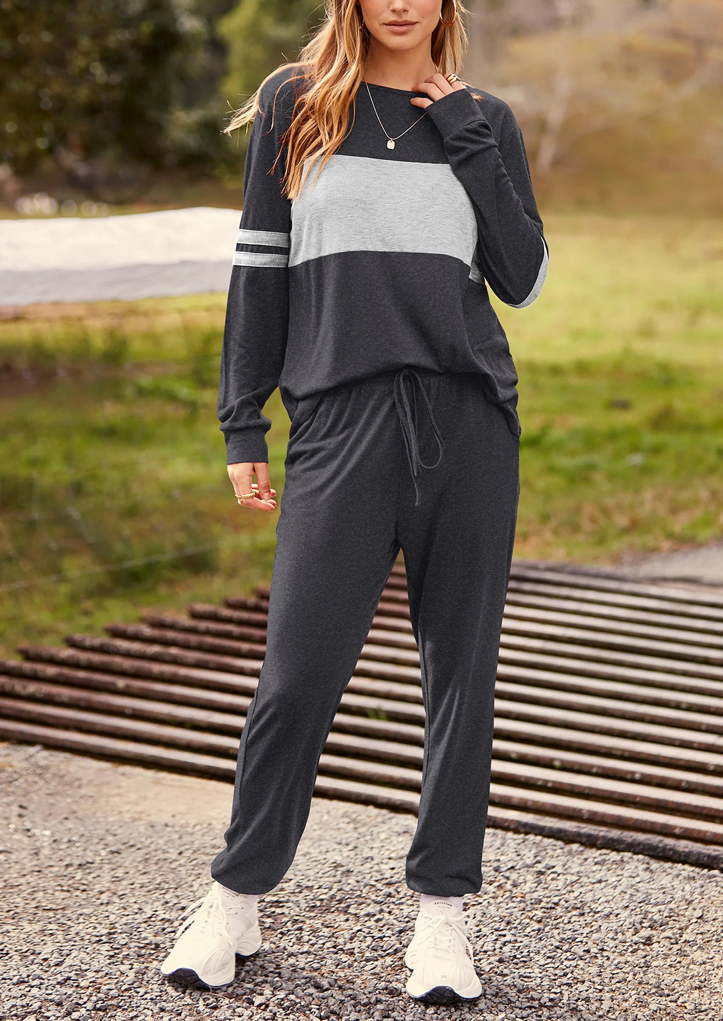 Women's Color Block 2 Piece Spring Tracksuit Crewneck Long Sleeve Tops Long Sweatpants Outfits Lounge Sets