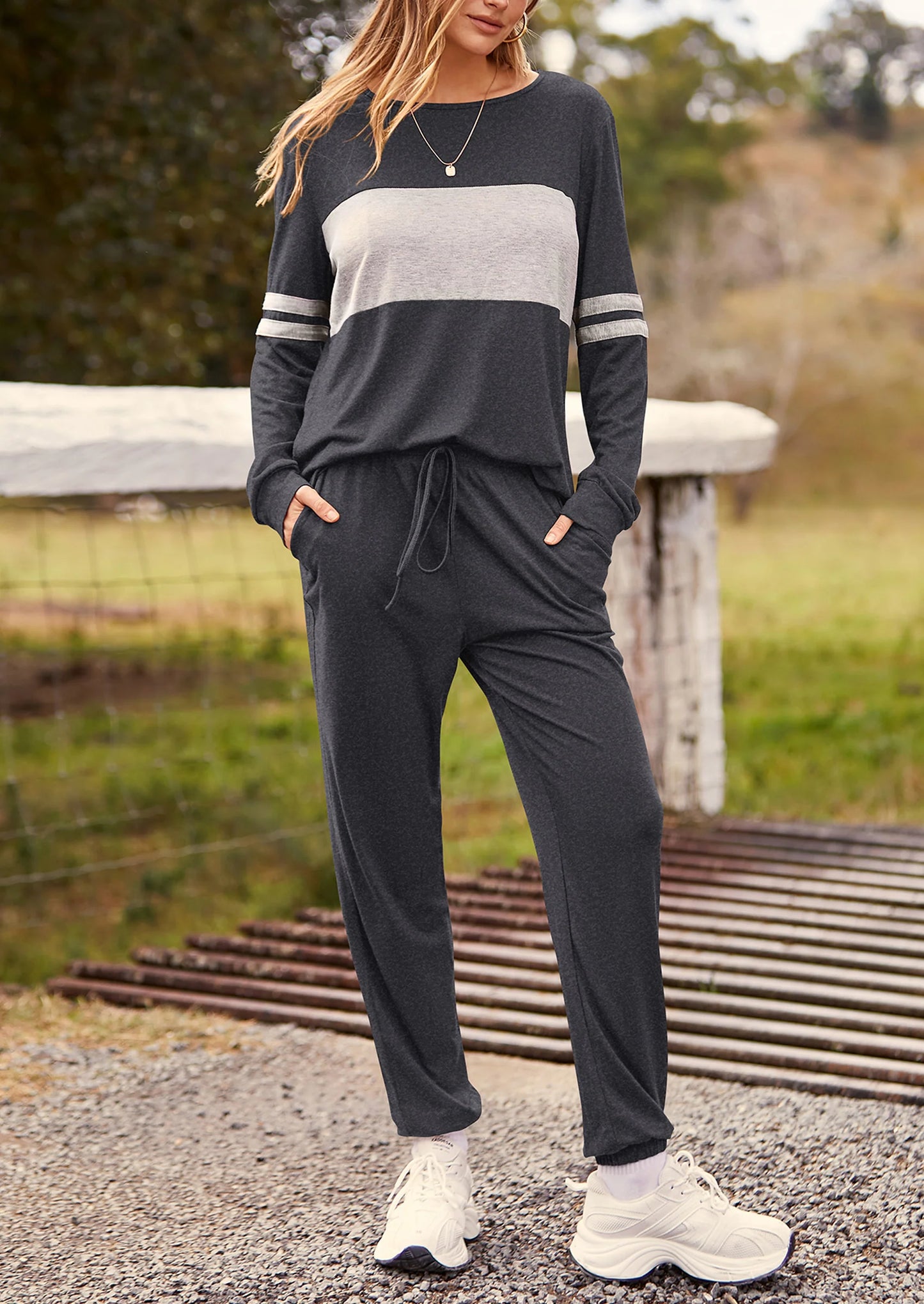 Women's Color Block 2 Piece Spring Tracksuit Crewneck Long Sleeve Tops Long Sweatpants Outfits Lounge Sets